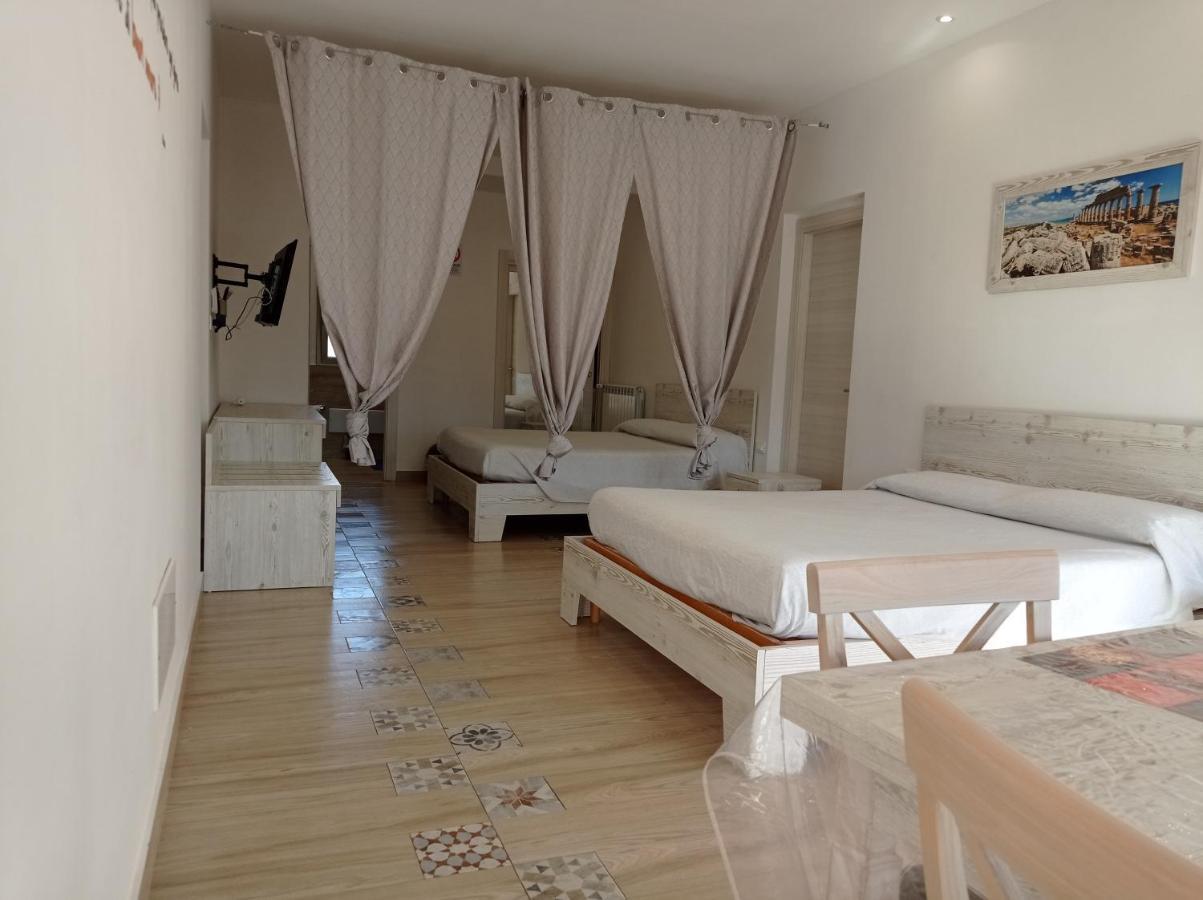 Sicily Rooms Appartamenti Carini Cameră foto